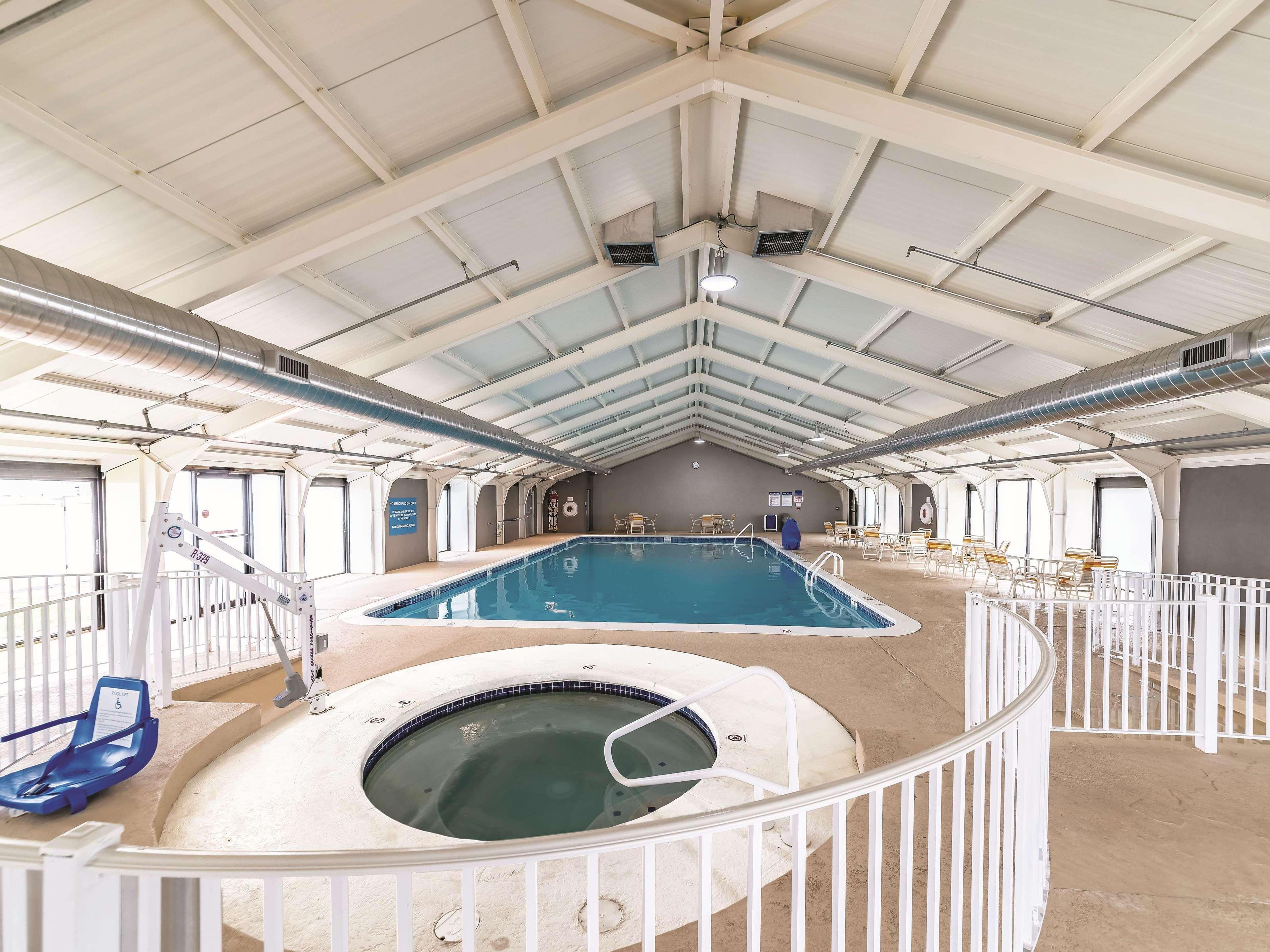 Ramada Inn By Wyndham Fairfield Nj Ngoại thất bức ảnh