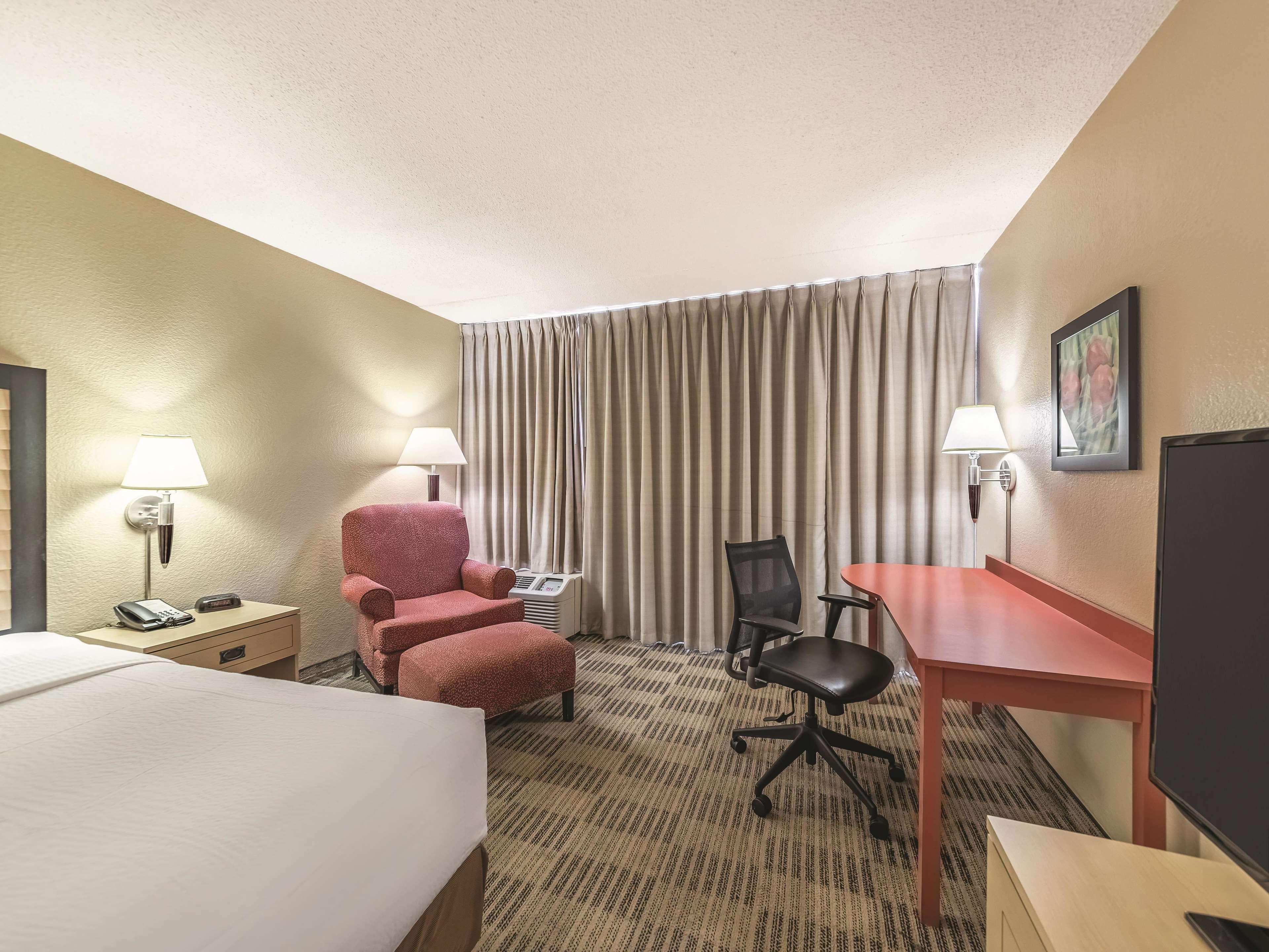 Ramada Inn By Wyndham Fairfield Nj Ngoại thất bức ảnh