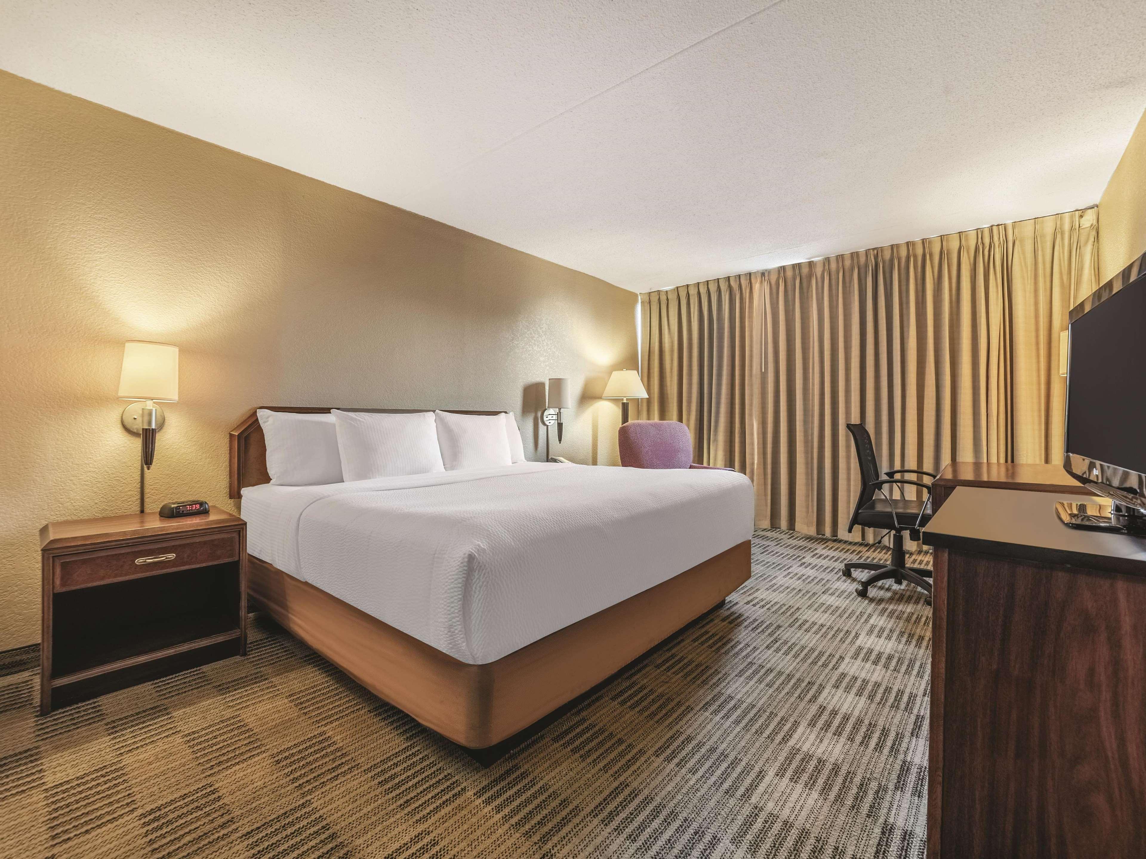 Ramada Inn By Wyndham Fairfield Nj Ngoại thất bức ảnh