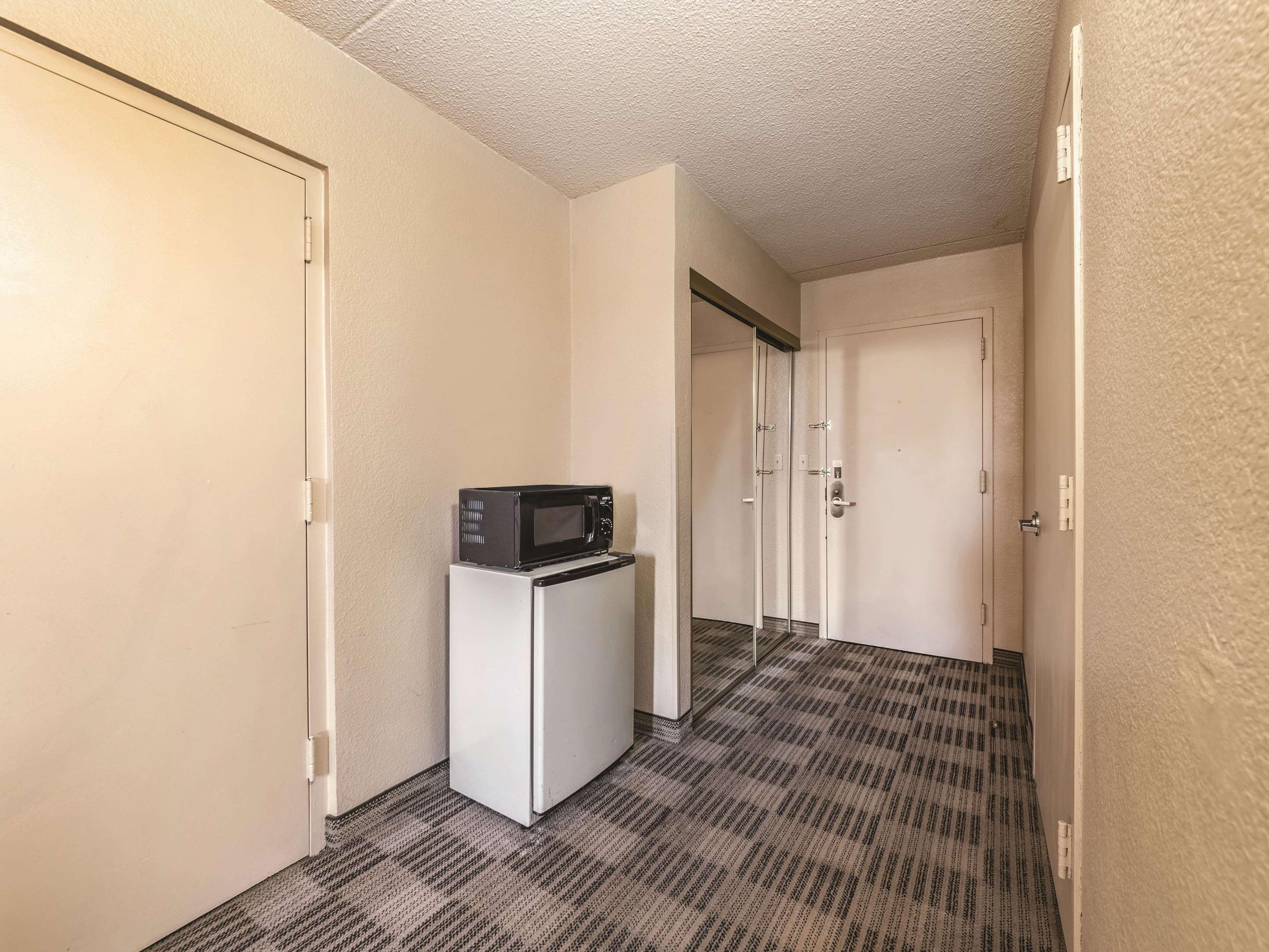 Ramada Inn By Wyndham Fairfield Nj Ngoại thất bức ảnh