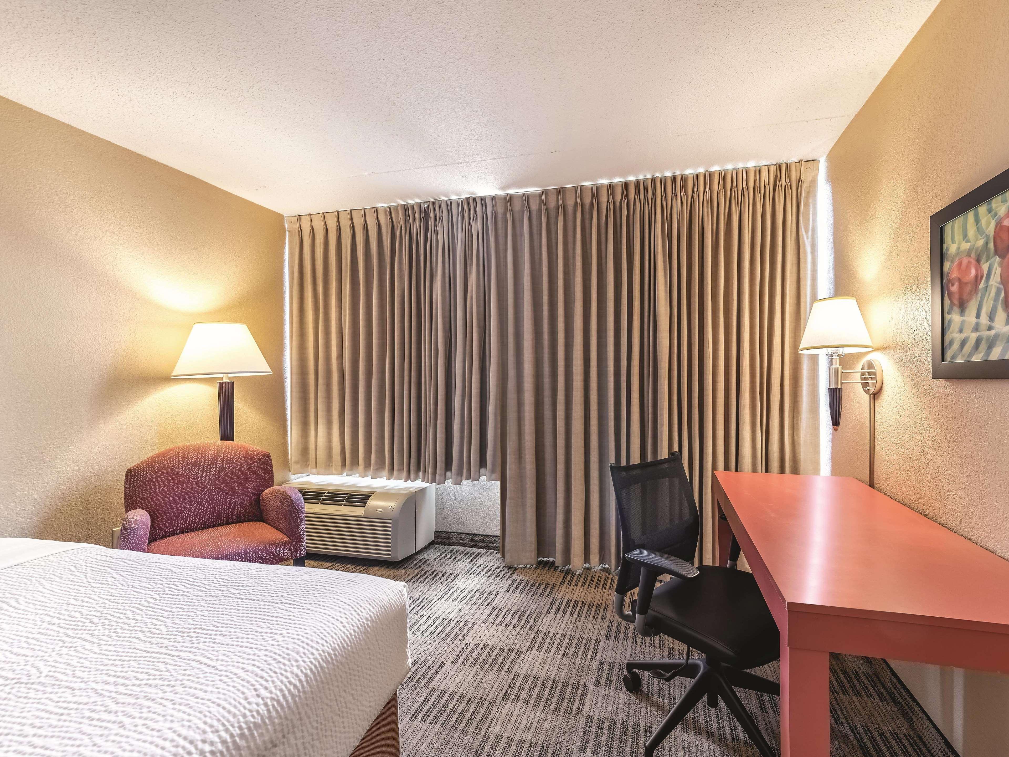 Ramada Inn By Wyndham Fairfield Nj Ngoại thất bức ảnh