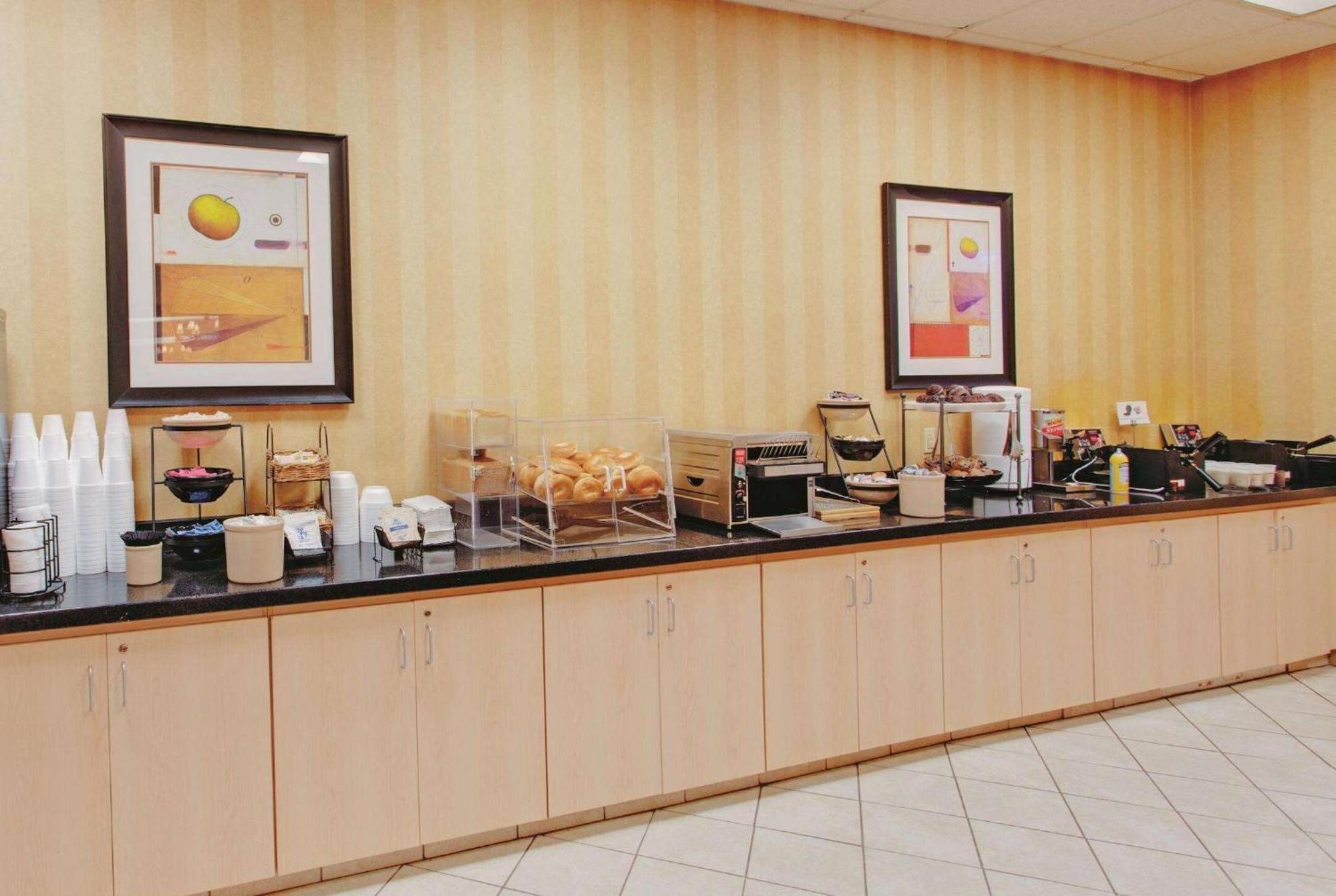 Ramada Inn By Wyndham Fairfield Nj Ngoại thất bức ảnh