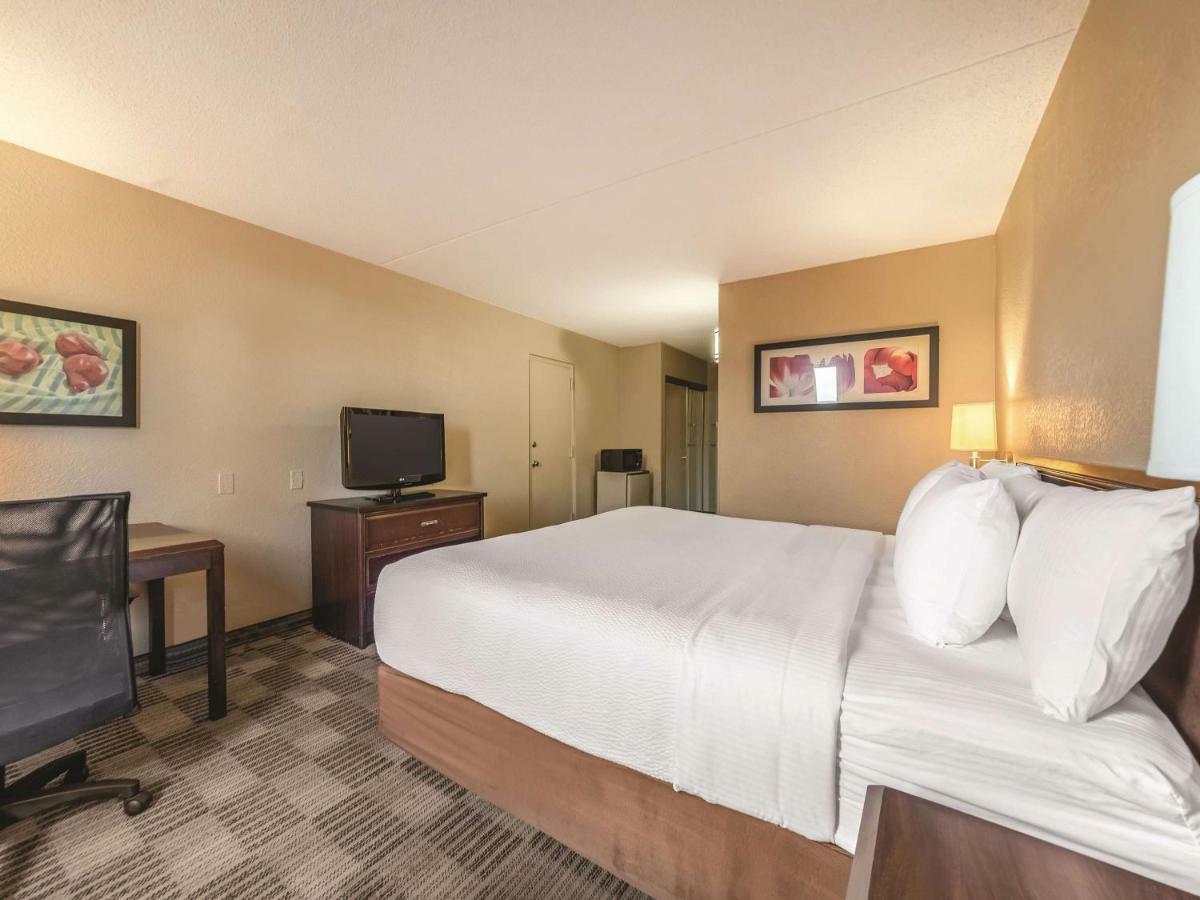 Ramada Inn By Wyndham Fairfield Nj Ngoại thất bức ảnh