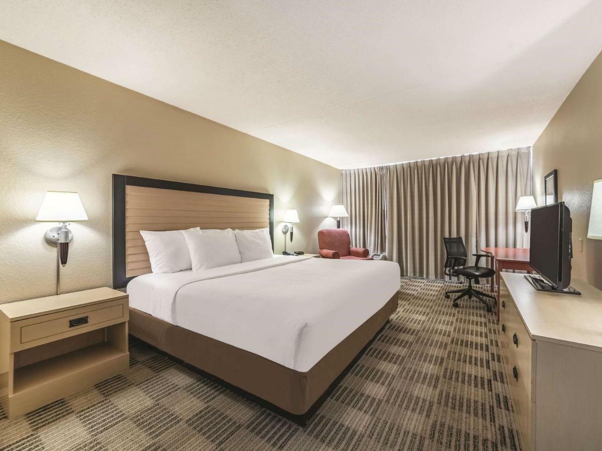 Ramada Inn By Wyndham Fairfield Nj Ngoại thất bức ảnh